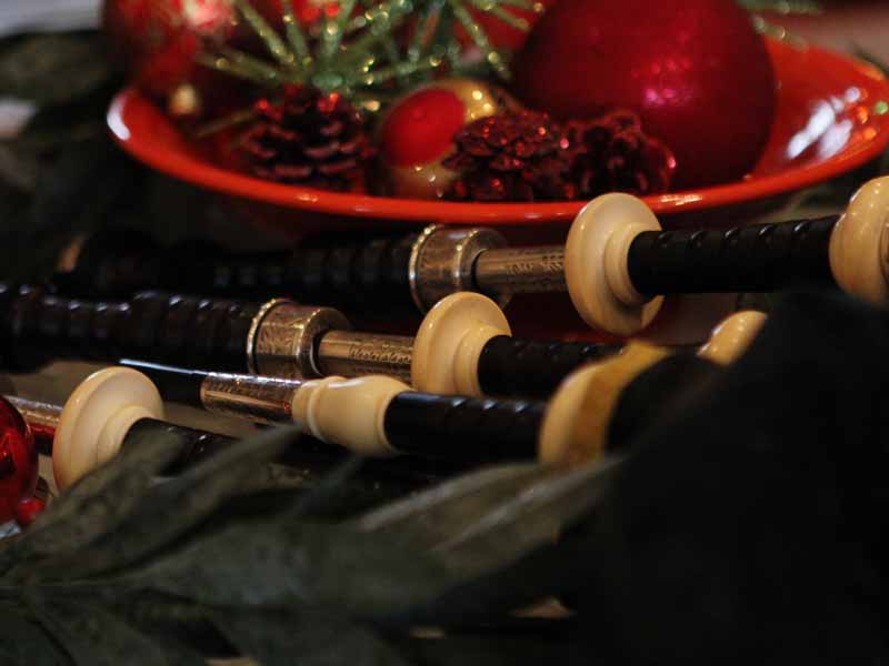 Happy holidays from pipes|drums!