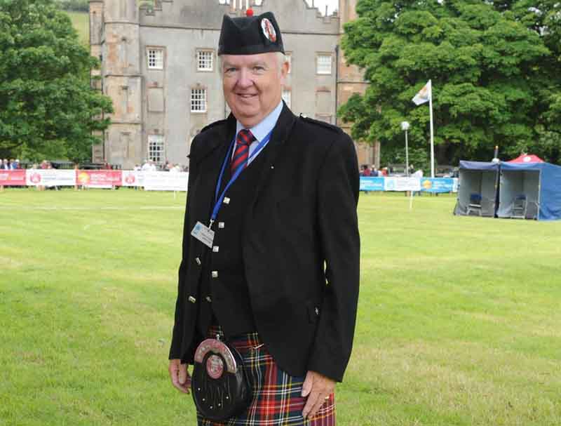 Mervyn Herron awarded MBE, Gillean McNab OBE, for services to the pipe band community